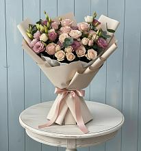 Букет цветов из:  Розы и Лизиантусы в Фокино Приморского края