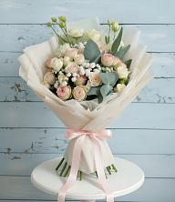 Букет цветов из:  Розы и Лизиантусы в Фокино Приморского края