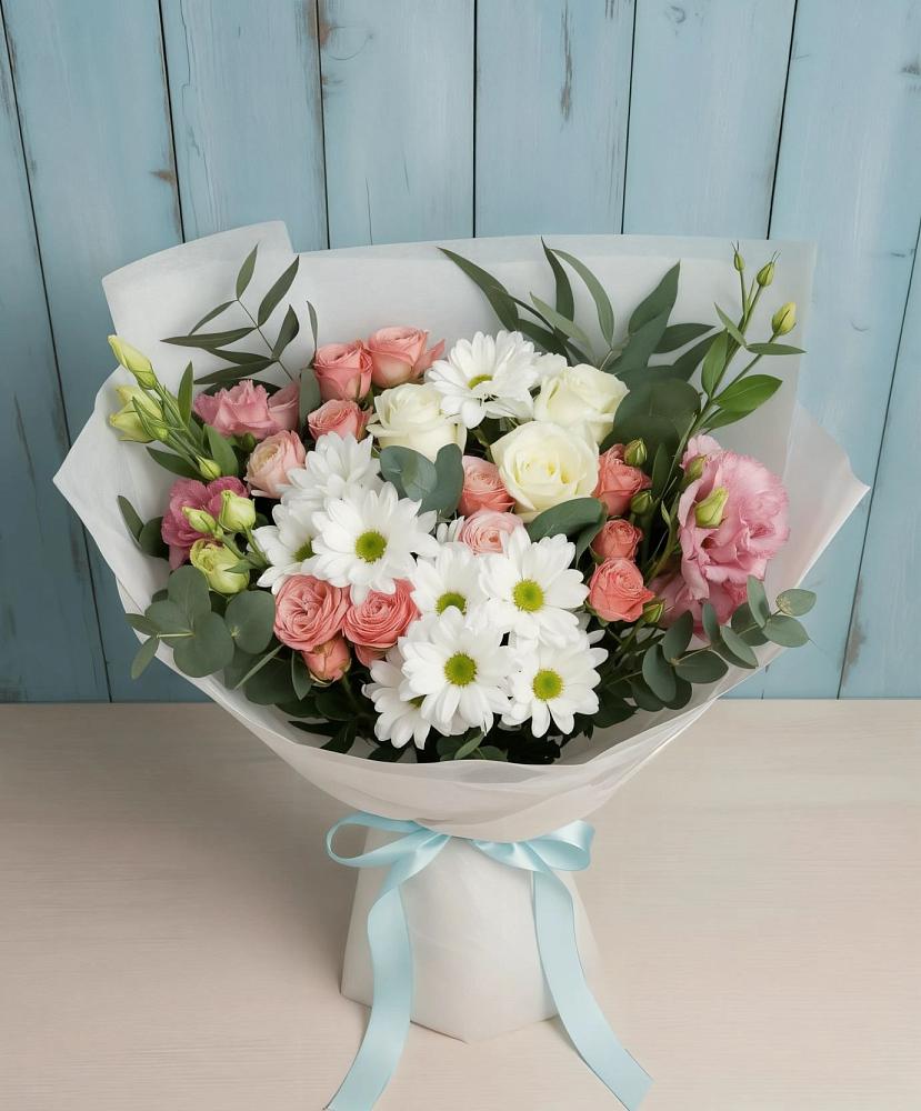 Букет цветов из: Розы, Лизиантусы и Хризантемы в Фокино Приморского края
