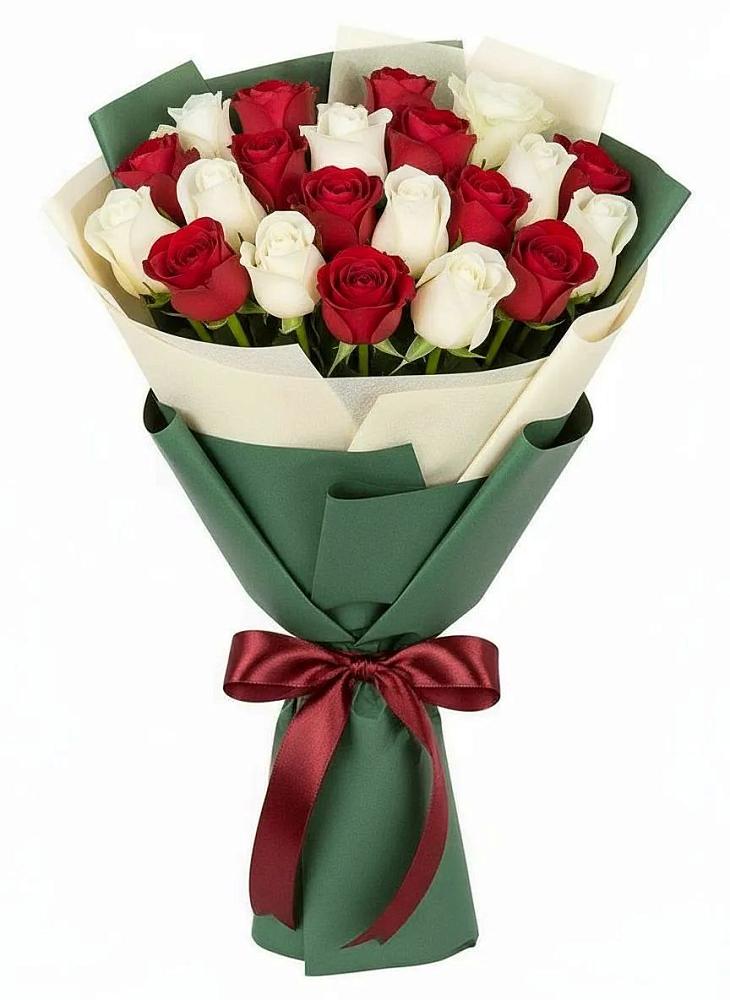 Букет Микс из красных и белых роз в Фокино Приморского края