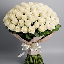 Букет 101 беля роза Белоснежка в Фокино Приморского края