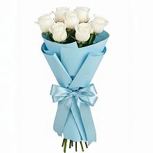 Букет 7 белых роз Проуд в Фокино Приморского края