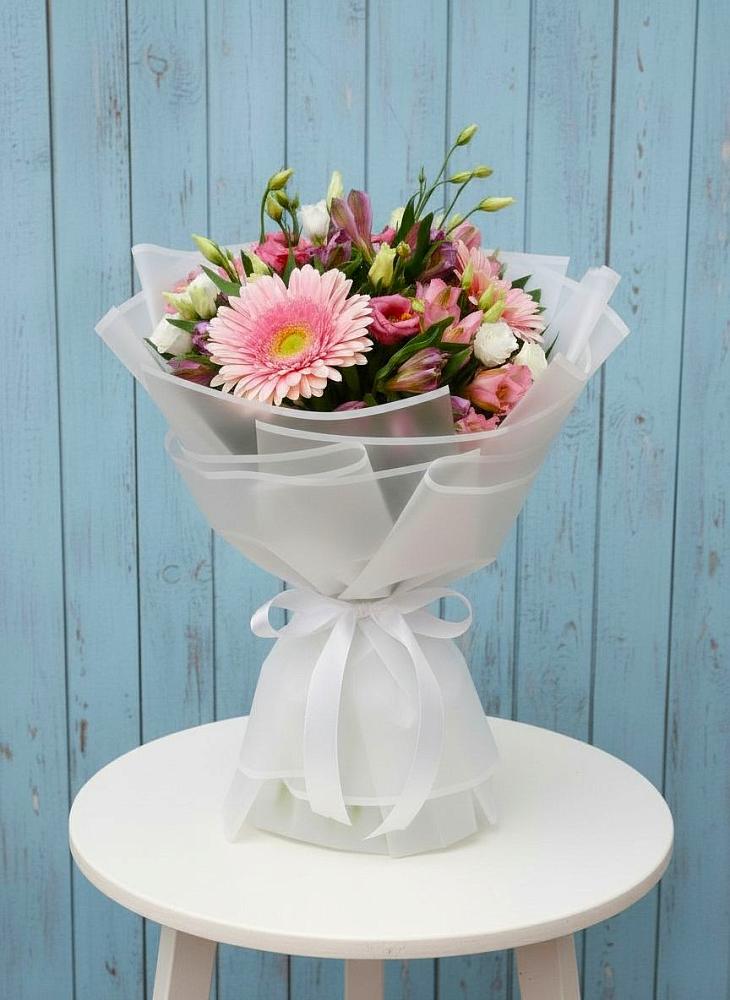 Букет цветов из: Герберы, Альстромерии и Лизиантусы в Фокино Приморского края