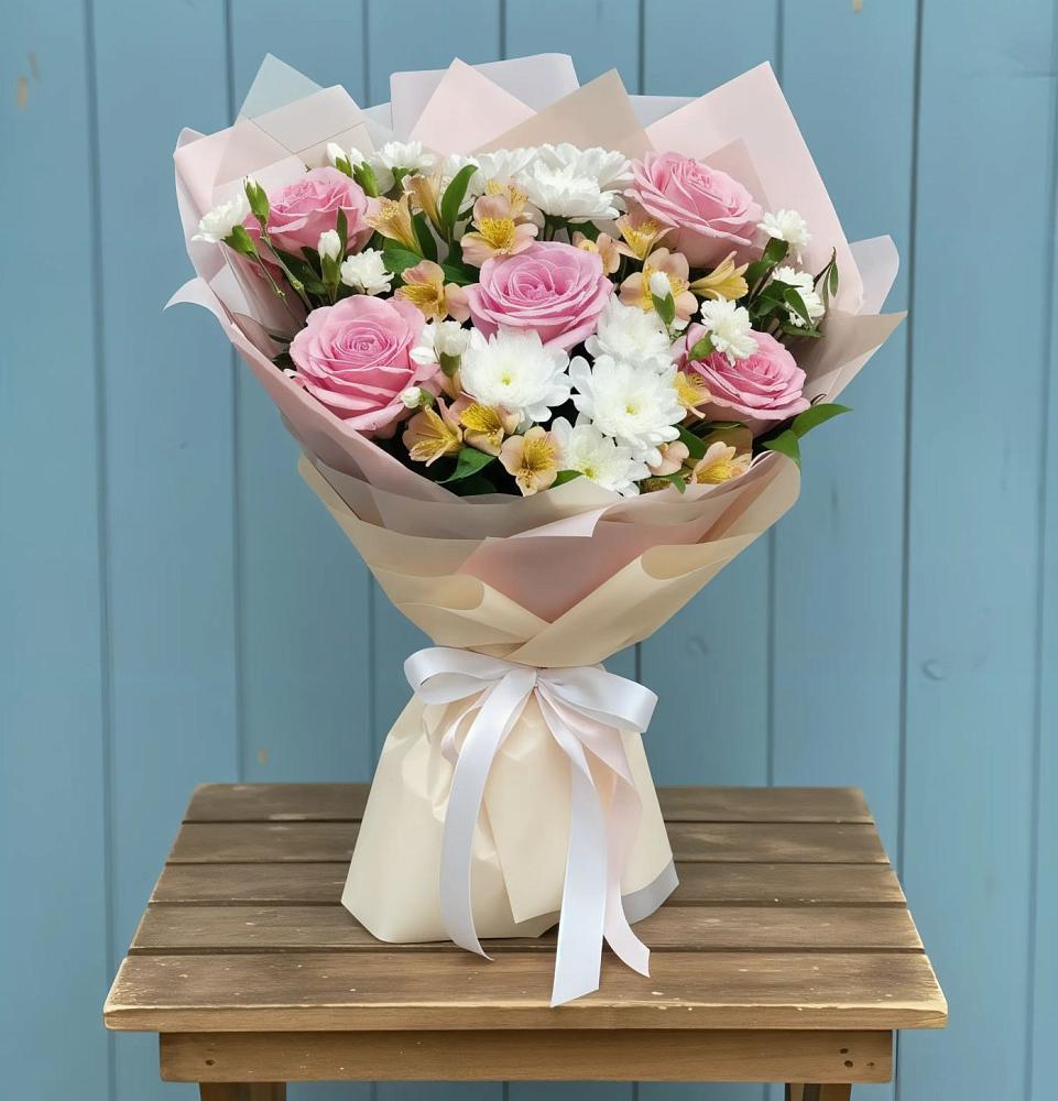 Букет цветов из: Гвоздики, Орхидеи и Розы в Фокино Приморского края