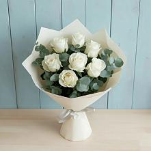 Букет Белые розы в Эвкалипте в Фокино Приморского края