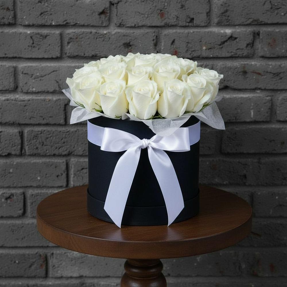 Цветочная композиция из Розы в шляпной коробке в Фокино Приморского края