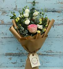 Букет цветов из:  Розы и Лизиантусы в Фокино Приморского края