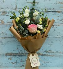 Букет цветов из:  Розы и Лизиантусы в Фокино Приморского края