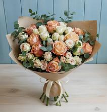 Букет цветов из:  Альстромерии и Розы в Фокино Приморского края