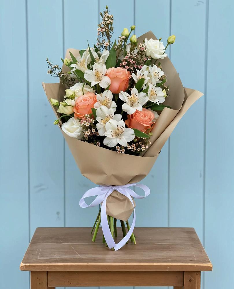 Букет цветов из: Альстромерии, Лизиантусы, Розы и Хризантемы в Фокино Приморского края